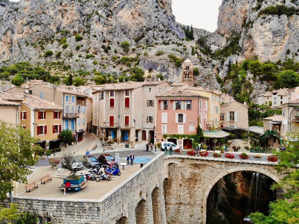 Le Logis Des Cascades 2 Lejlighed Moustiers-Sainte-Marie Eksteriør billede